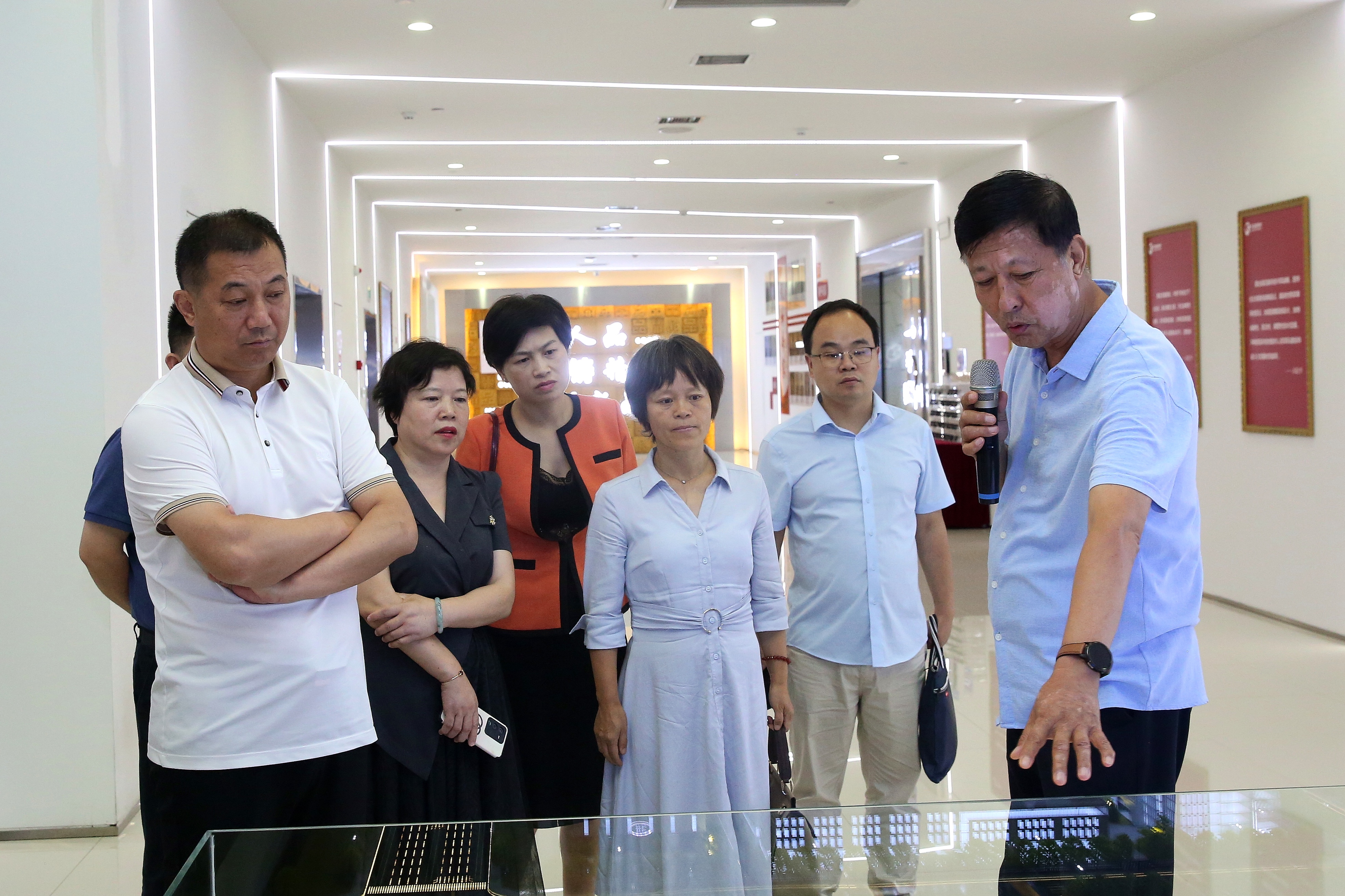西安市国动办副主任邱卫华到公司调研_众赢国际版