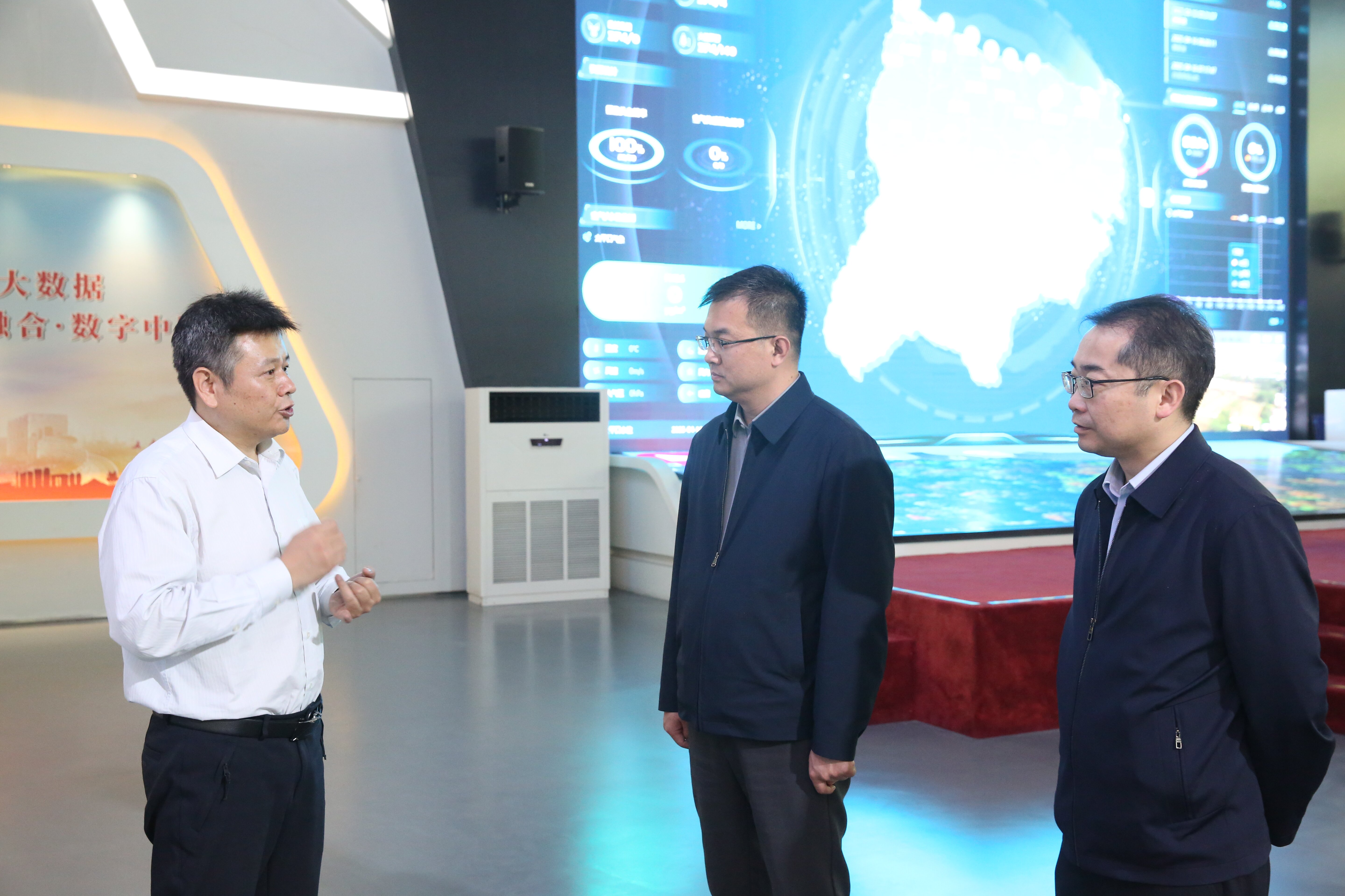 宁夏中卫工业园区管委会副主任冯磊莅临我司旅行交流_众赢国际版